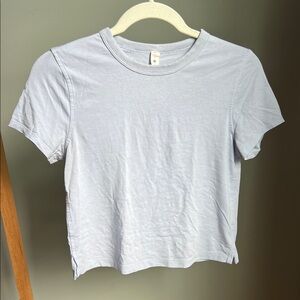 lululemon athletica Light Gray Blue Cropped Short Sleeve Tee